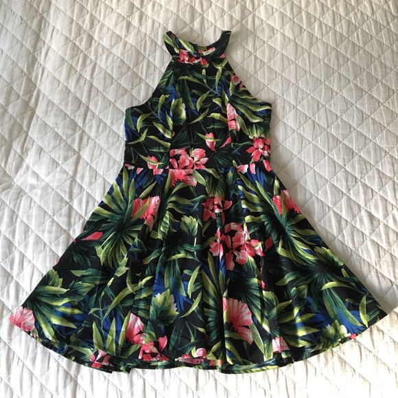 ‼️SOLD‼️NWOT Hollister Tropical/Floral Mini Dress - Picture 4 of 8
